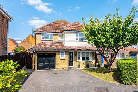 4 bedroom detached house to rent, Kingfisher Crescent, Rayleigh, SS6