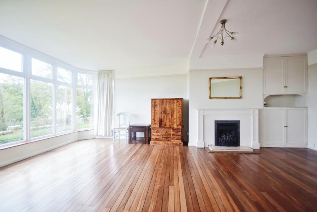 Lounge / Dining Room