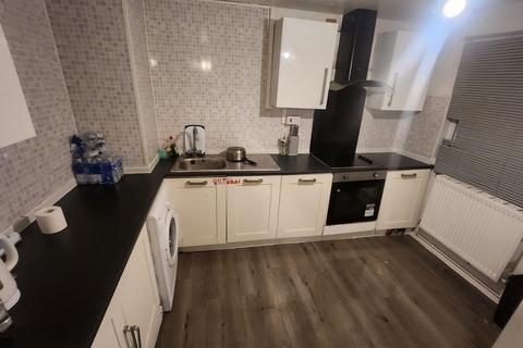 1 bedroom in a house share to rent, Tamarisk Road, South Ockendon RM15