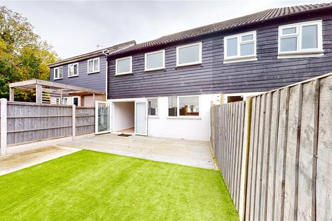 33 Runnymede Road, Stanford-le-hope, SS17 0JY