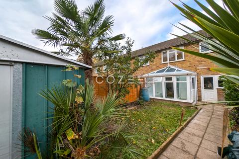 3 bedroom terraced house to rent, Robin Hood Lane, Sutton SM1