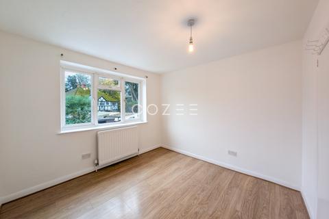 3 bedroom terraced house to rent, Robin Hood Lane, Sutton SM1