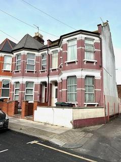 1 bedroom in a house share to rent, Pemberton road, N4 1AY