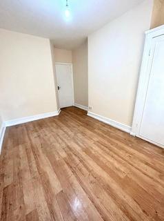 1 bedroom in a house share to rent, Pemberton road, N4 1AY