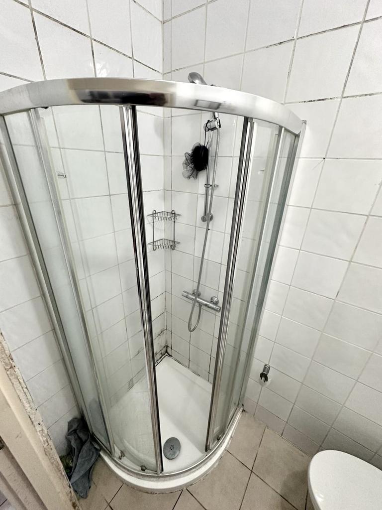 Bathroom x2