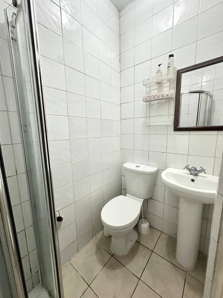 Bathroom x2