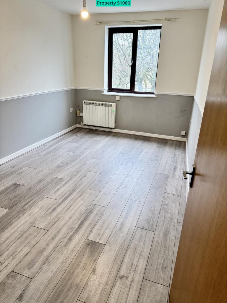 Lounge or Bedroom