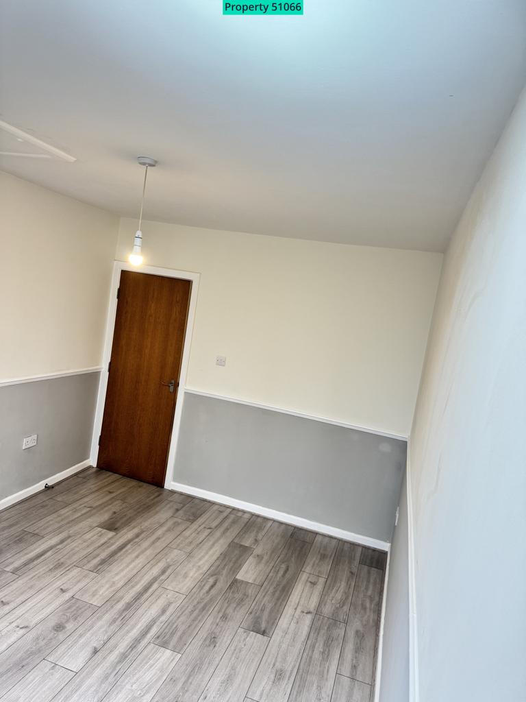 Lounge or Bedroom