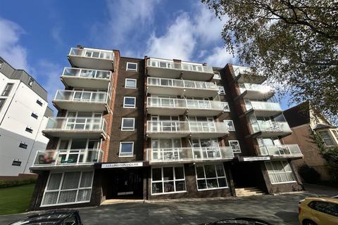 3 bedroom apartment for sale, Lullington House, 52 Upperton Road, Eastbourne BN21