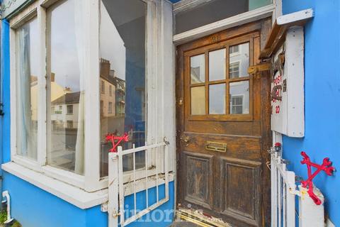 2 bedroom terraced house for sale, 20 Main Street, Fishguard