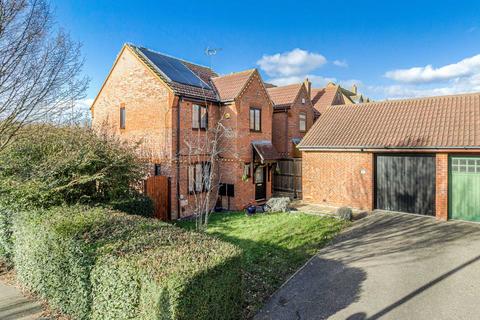 3 bedroom detached house for sale, Tewkesbury Lane, Milton Keynes MK10