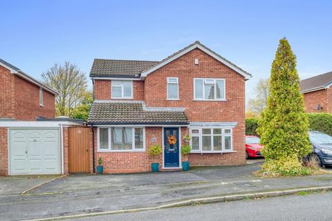 4 bedroom detached house for sale, Brayford Avenue, Brierley Hill, DY5 3PW