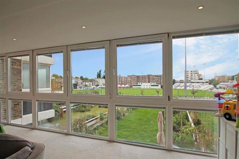 2 bedroom flat for sale, Hovedene, Cromwell Road, Hove