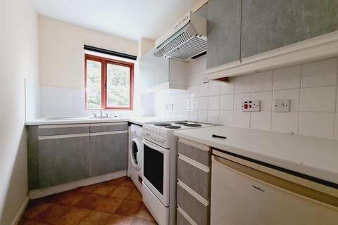 1 bedroom house to rent, Wharf Road, Grays