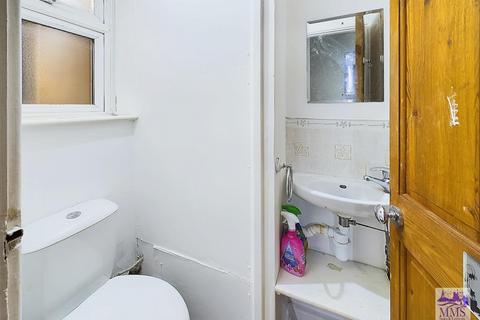 Flat 18, Newark Court Gun Lane, Strood, Rochester, ME2 4UH