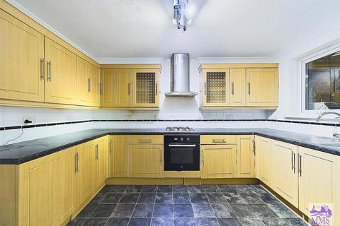 Flat 18, Newark Court Gun Lane, Strood, Rochester, ME2 4UH