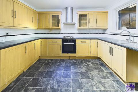 Flat 18, Newark Court Gun Lane, Strood, Rochester, ME2 4UH