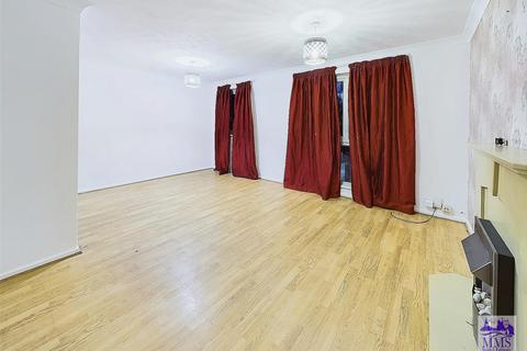 Flat 18, Newark Court Gun Lane, Strood, Rochester, ME2 4UH
