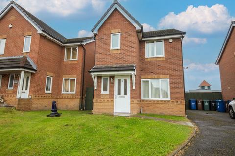 3 bedroom detached house to rent, Emlea Gardens, Ince, WN2