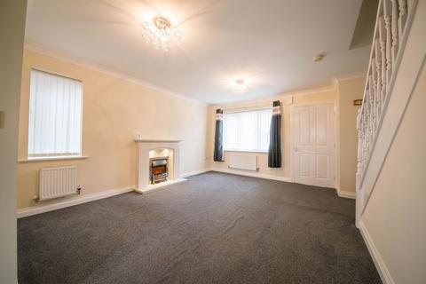 3 bedroom detached house to rent, Emlea Gardens, Ince, WN2