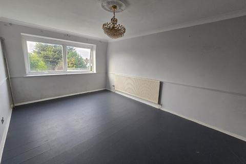 2 bedroom flat to rent, Mandeville Road, Enfield