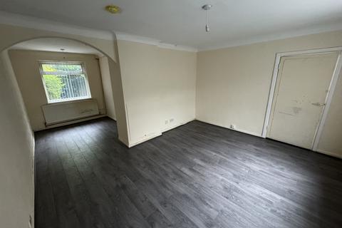 3 bedroom terraced house to rent, Cadleigh Gardens, Birmingham B17