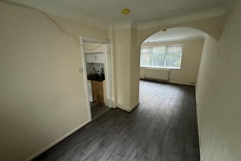 3 bedroom terraced house to rent, Cadleigh Gardens, Birmingham B17