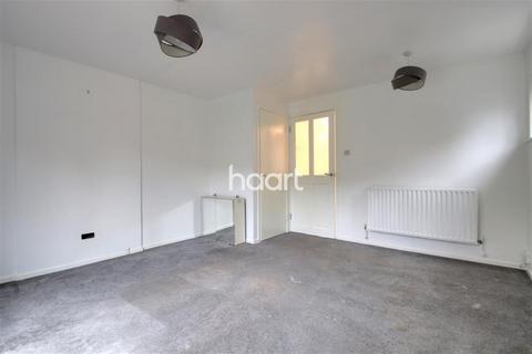 2 bedroom terraced house to rent, Hobkirk Drive