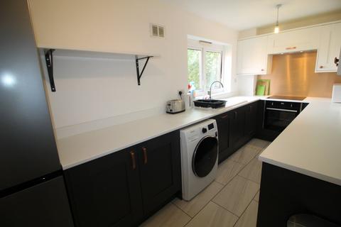 3 bedroom flat to rent, Stratford Road, Shirley, Solihull, B90