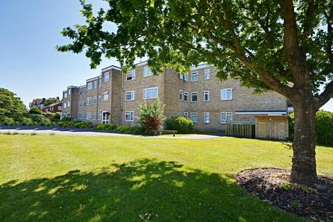 2 bedroom flat to rent, Hastings Road, Bexhill-On-Sea