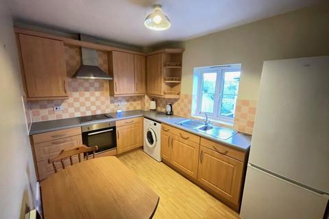 2 bedroom flat to rent, ROWHEDGE