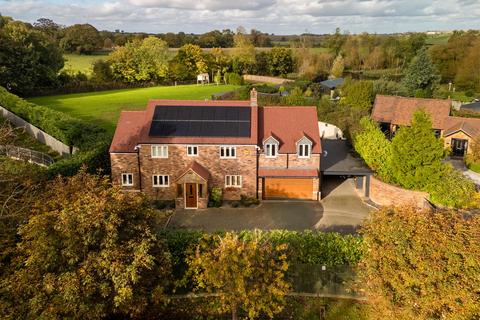 5 bedroom detached house for sale, Bushmead Road, Aylesbury HP22