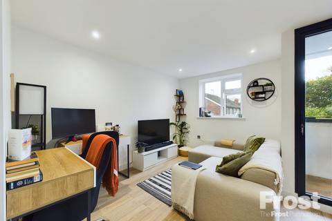 1 bedroom apartment to rent, Green Street, Sunbury-on-Thames, Surrey, TW16