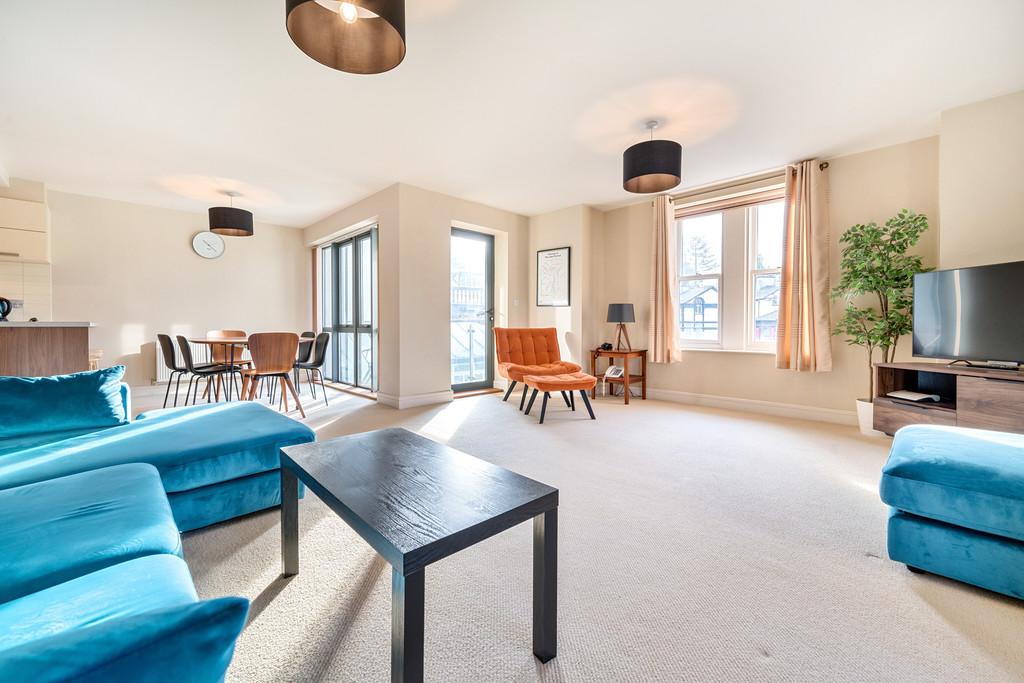 Open Plan Living Room & Kitchen