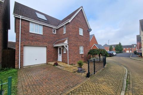 4 bedroom detached house for sale, Bullfinch Drive, Harleston