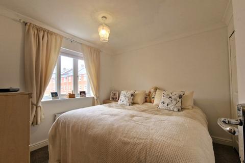 2 Bullfinch Drive, Harleston, IP20 9FB