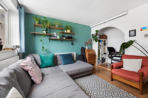 3 bedroom flat for sale, 137 Daubeney Road, Hackney E5