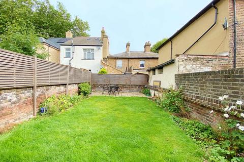 3 bedroom semi-detached house to rent, Cambridge Road, Southend On Sea SS1