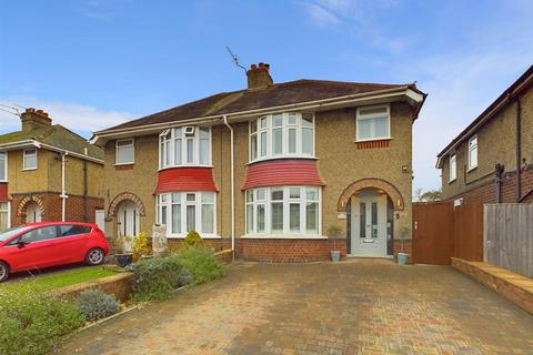 8 Collingbourne Road, Gloucester, GL4 6BG