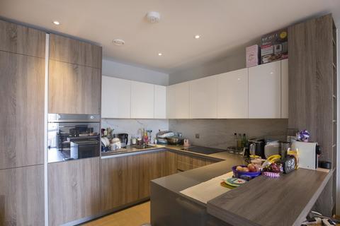 2 bedroom apartment for sale, Queenshurst Square, Kingston Upon Thames KT2