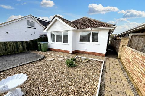 2 bedroom detached bungalow to rent, Phyllis Avenue, Peacehaven, BN10 7PW