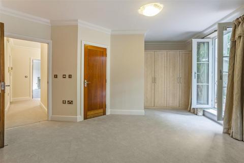 2 bedroom flat for sale, Grand Regency Heights, Ascot