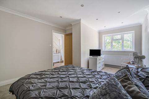 63 Egley Road, Woking, GU22 0AY