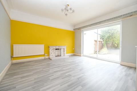 15 Midfield Way, Orpington, BR5 2QH