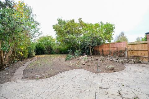 15 Midfield Way, Orpington, BR5 2QH