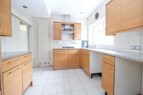 15 Midfield Way, Orpington, BR5 2QH