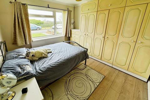 5 Whitfields, Stanford-le-hope, SS17 0BJ