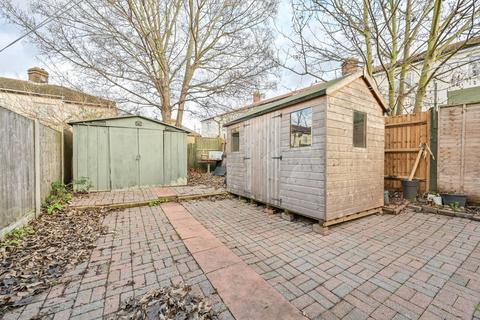2 Pear Tree Close, Mitcham, CR4 3AH