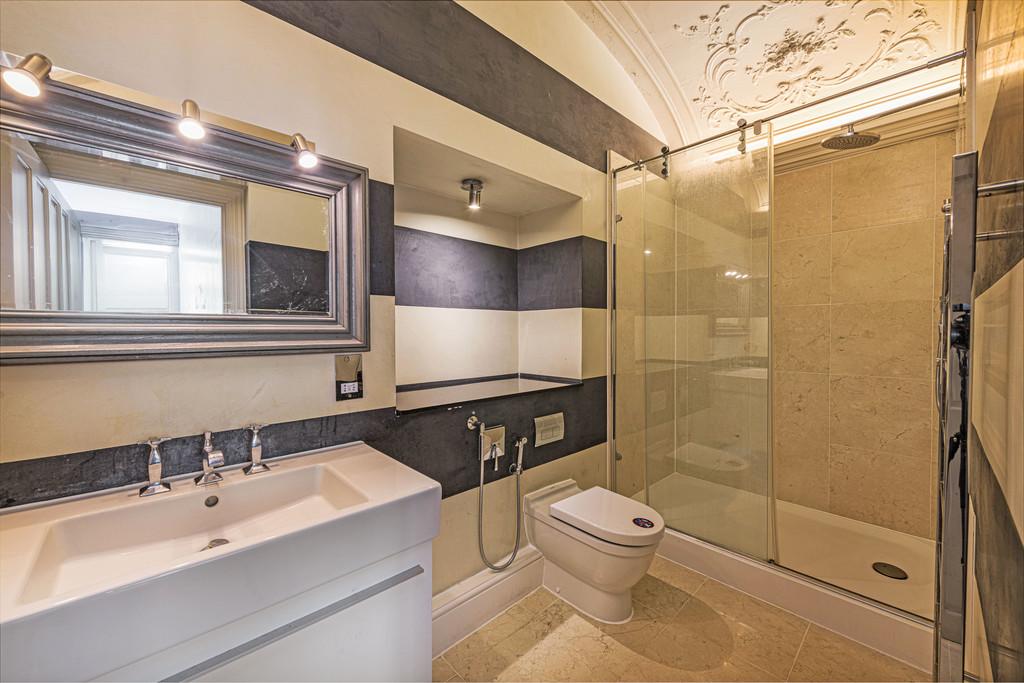 49 C Princes Gate Bath 1