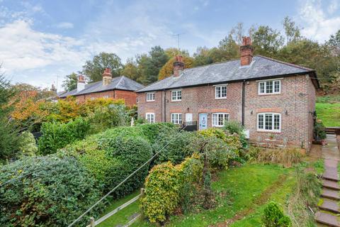 2 bedroom end of terrace house for sale, Blackheath Lane, Blackheath, Guildford